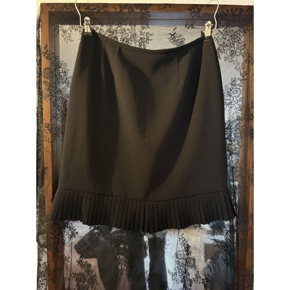 Le Suit Petite Black Pleated Hem Skirt Size 8P
